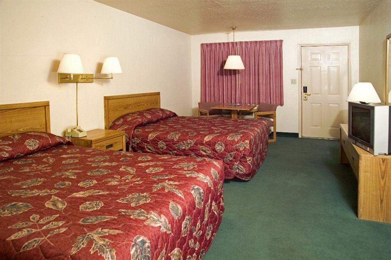 Claridge Inn - Saint George Extérieur photo